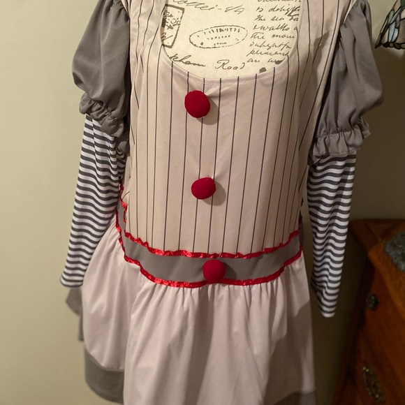 Creepy clown costume ( dress only) - Picture 5 of 5